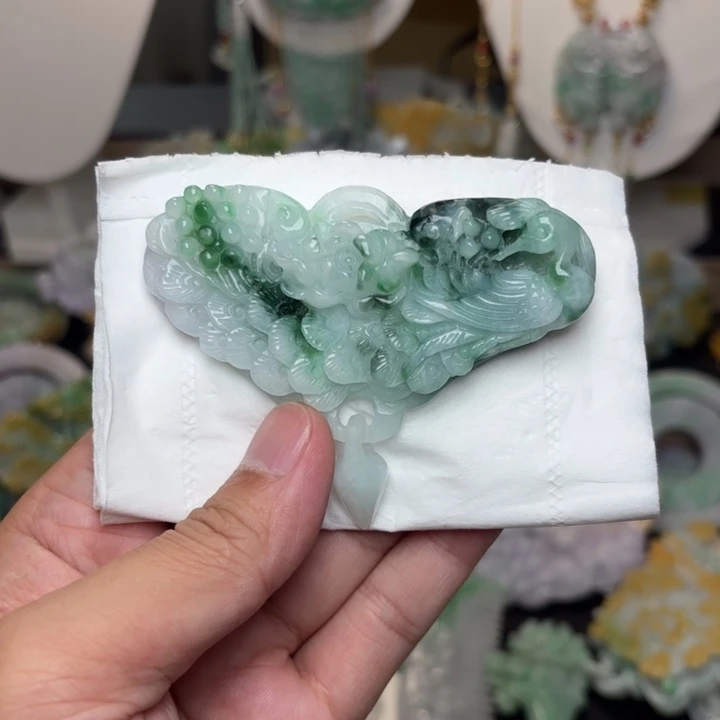 翡翠未镶嵌颈饰吊坠