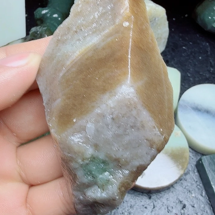 未镶嵌和田玉（糖玉）珠宝奇石