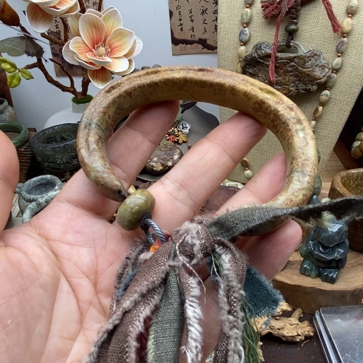 未镶嵌岫岩河磨玉（透闪石质玉）挂件沐****店