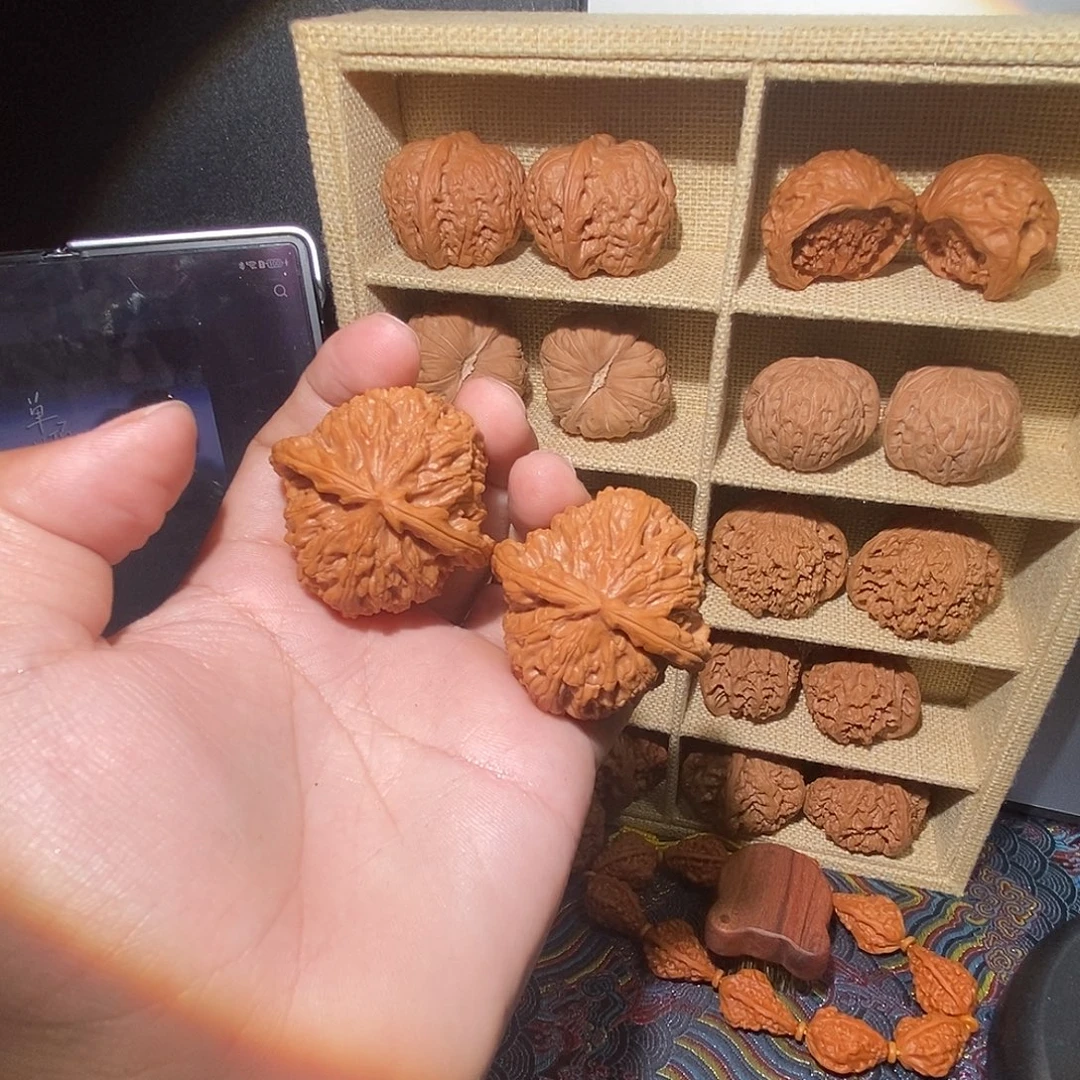 文玩核桃吊坠球白