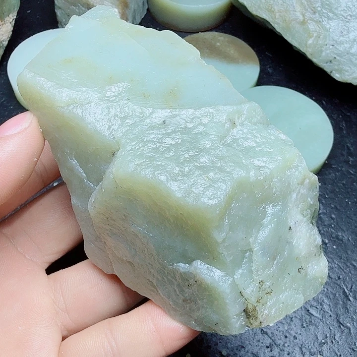 未镶嵌和田玉（糖玉）珠宝奇石
