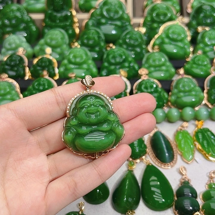 和田玉（碧玉）颈饰18K金镶嵌