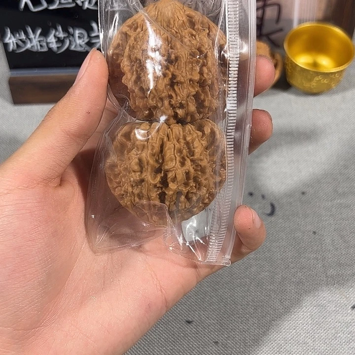 刘***友吊坠文玩核桃官帽