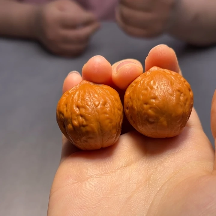 文玩核桃把件瓷娃娃695