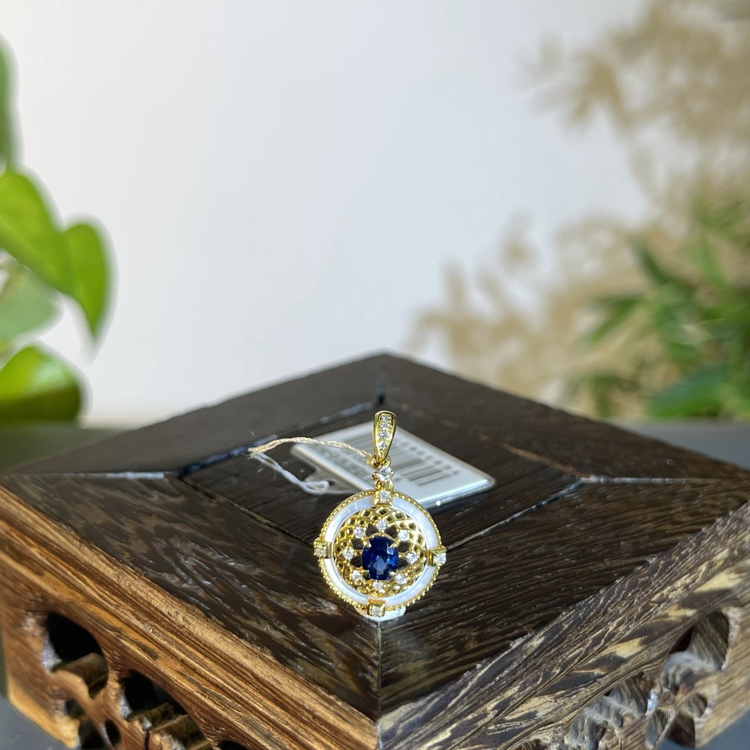 JXB19-110  18K黄无烧蓝宝石吊坠