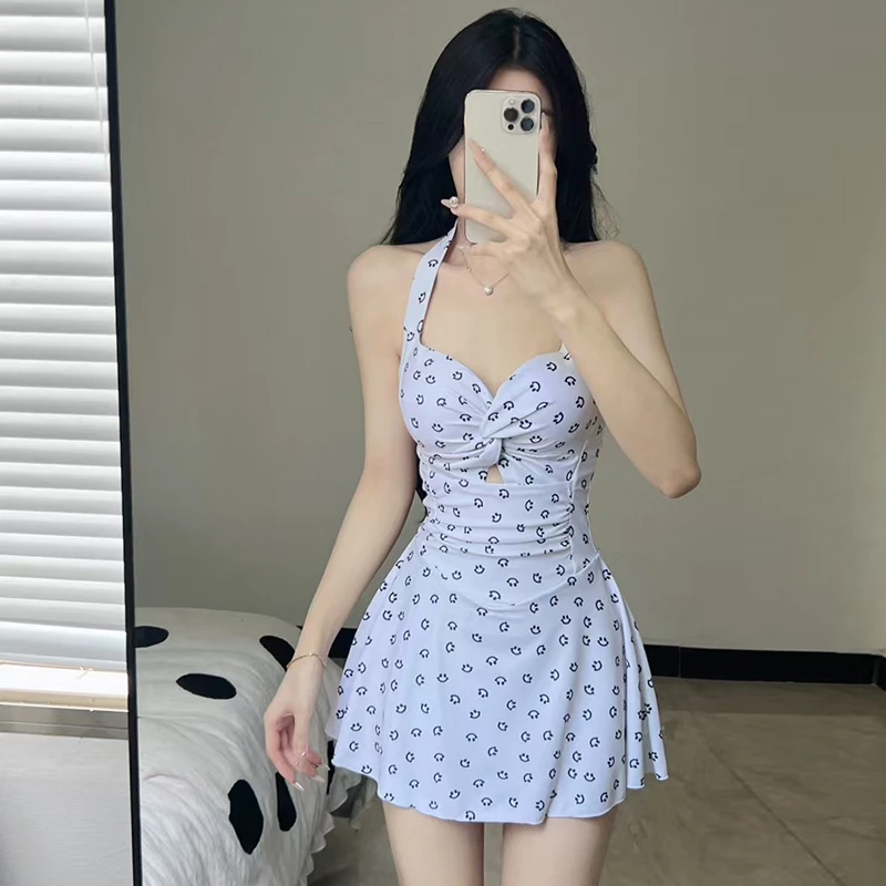 韩国Ins夏季高级感笑脸挂脖保守显瘦遮肚裙式连体温泉泳衣泳装女