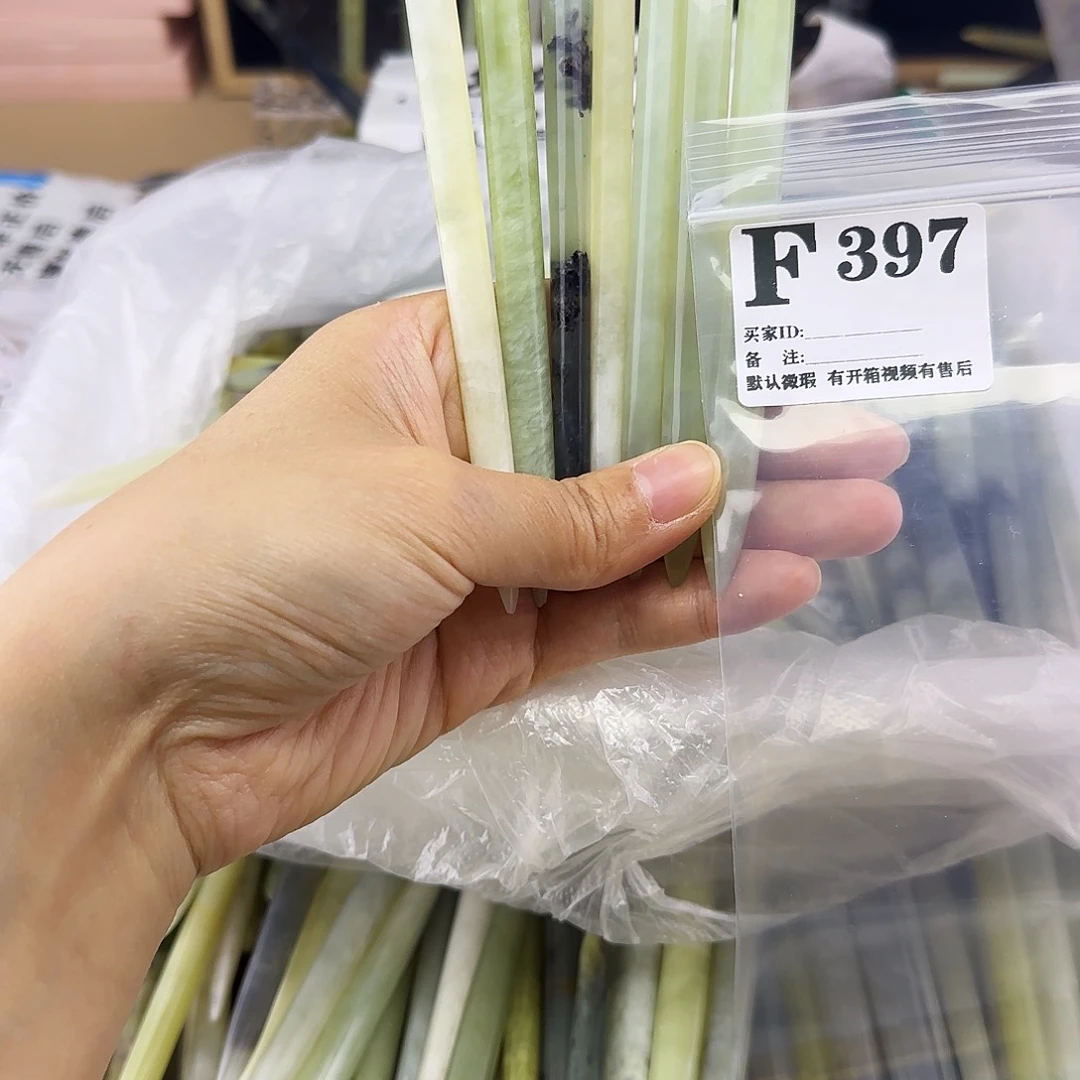 蛇纹石玉发饰合金搁*