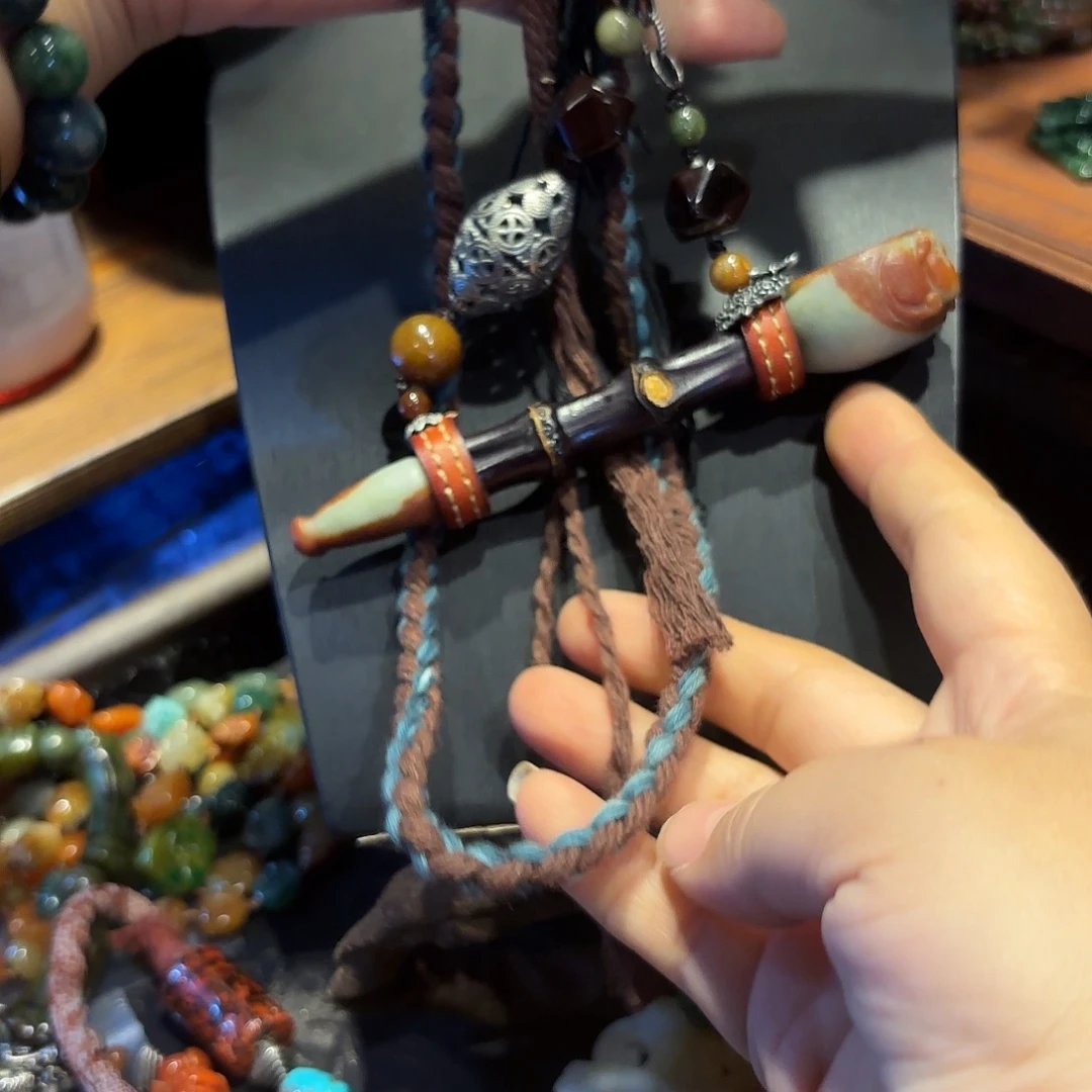 翡翠未镶嵌颈饰，原创