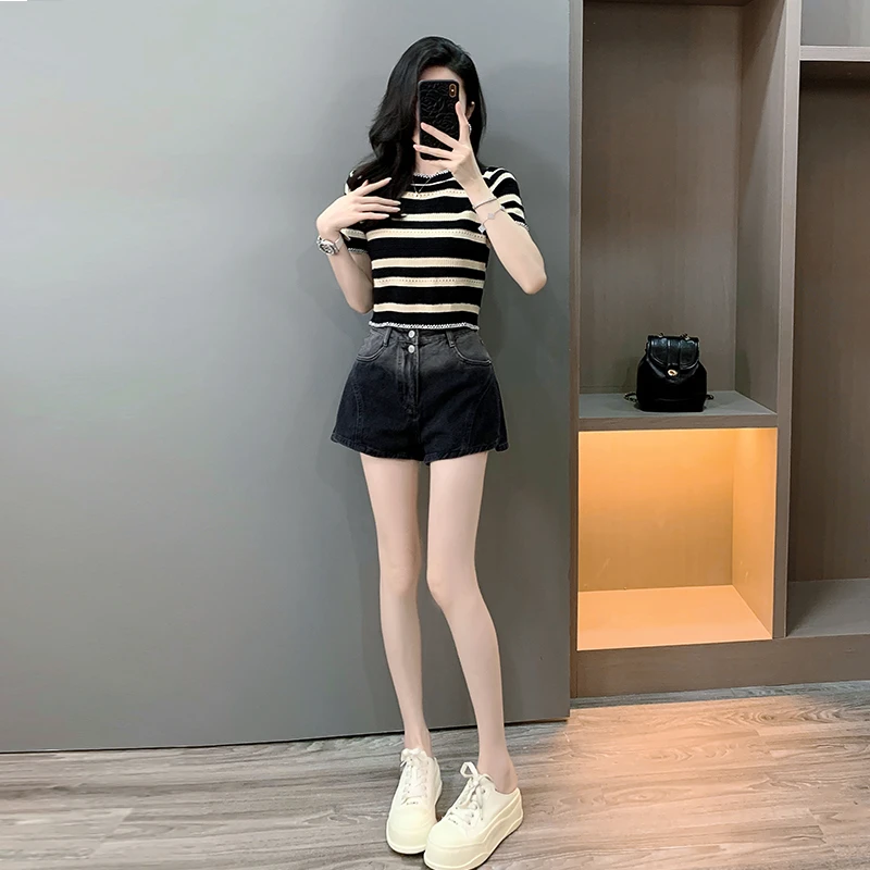 甜辣妹黑白条纹正肩短袖t恤女夏短款上衣渐变色牛仔短裤阔腿热裤