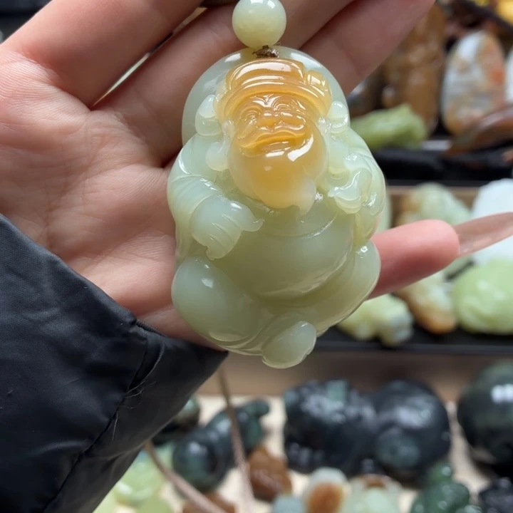 清***派和田玉未镶嵌颈饰