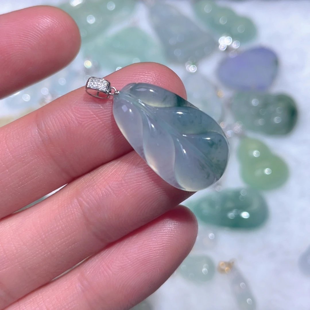 翡翠18K金镶嵌颈饰翡翠