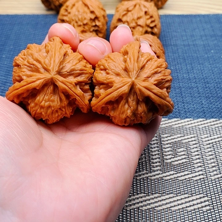 归***风吊坠文玩核桃三棱