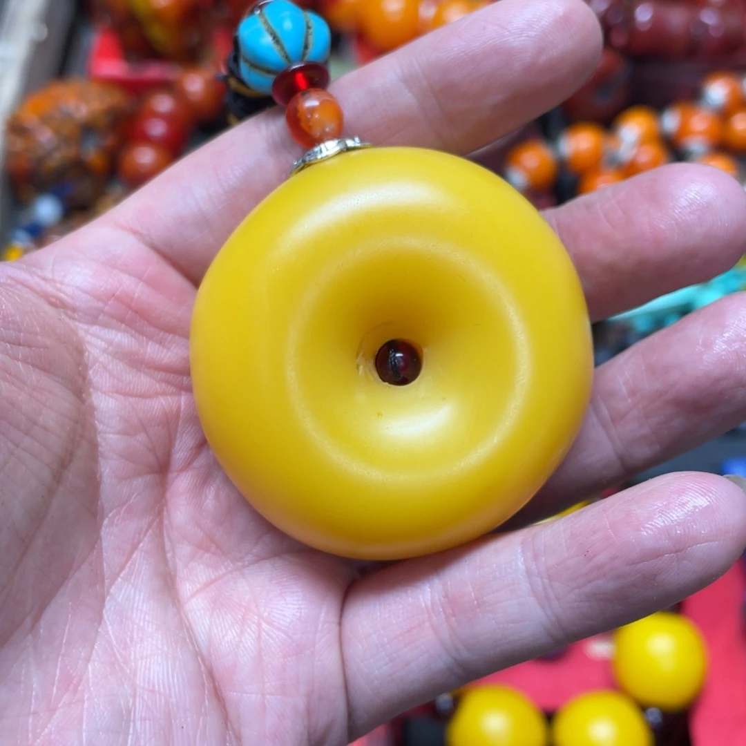 琥珀裸石未镶嵌好物推荐如图所示