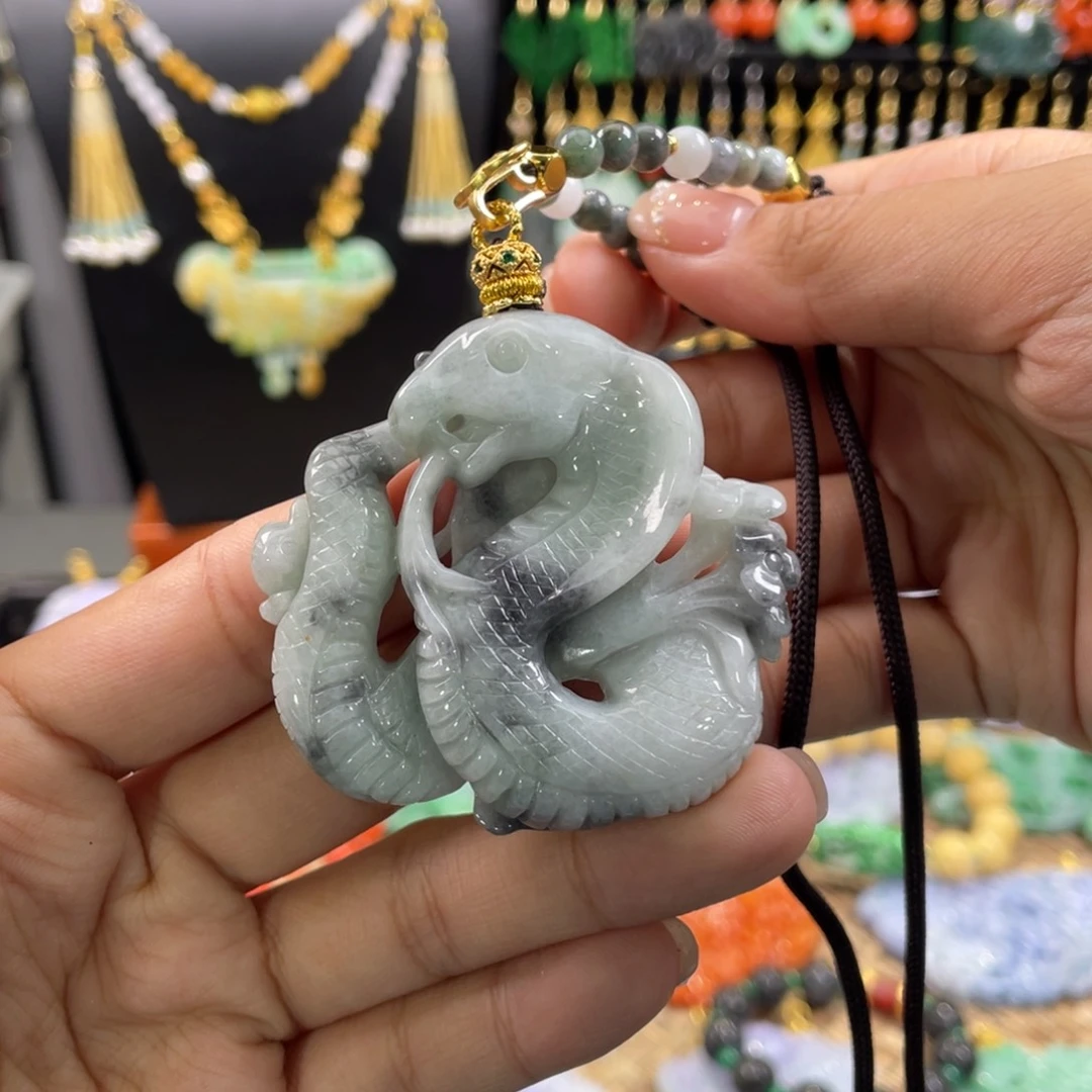 翡翠颈饰未镶嵌代编织