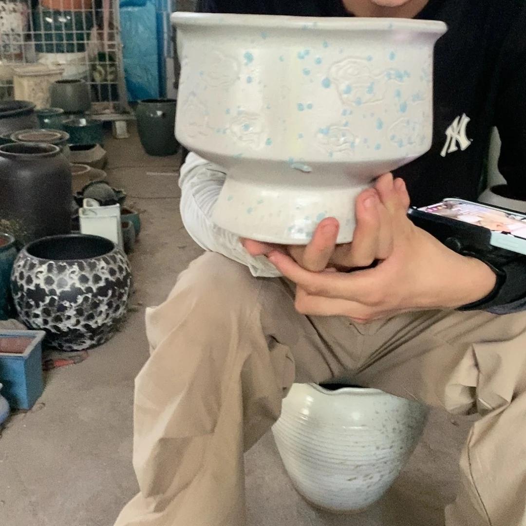 紫砂花盆瑕疵19/20。现在重中之重重中之重
