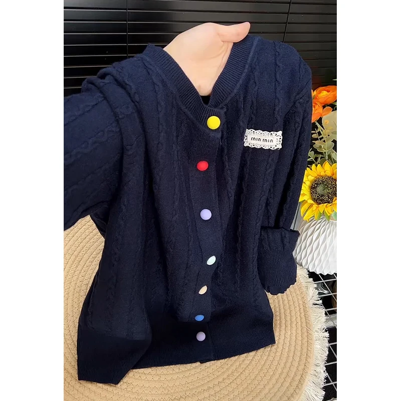 大码彩扣针织上衣女秋季新款胖妹妹宽松显瘦百搭时尚洋气减龄开衫