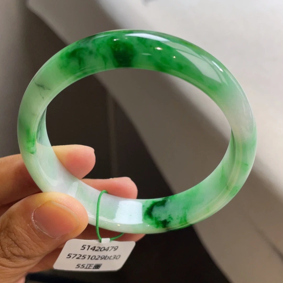翡翠未镶嵌手镯白底青手镯【强推】捡漏