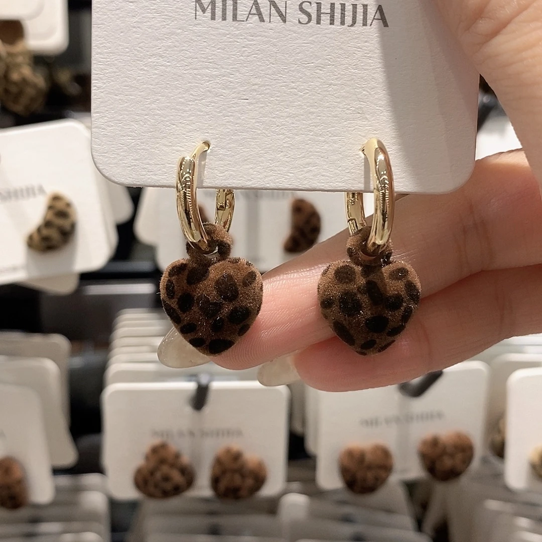铜合金925银无豹纹爱心耳扣