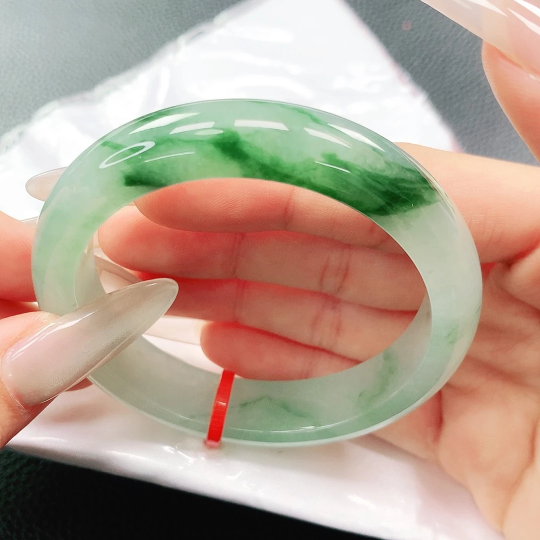 翡翠手镯未镶嵌53圈