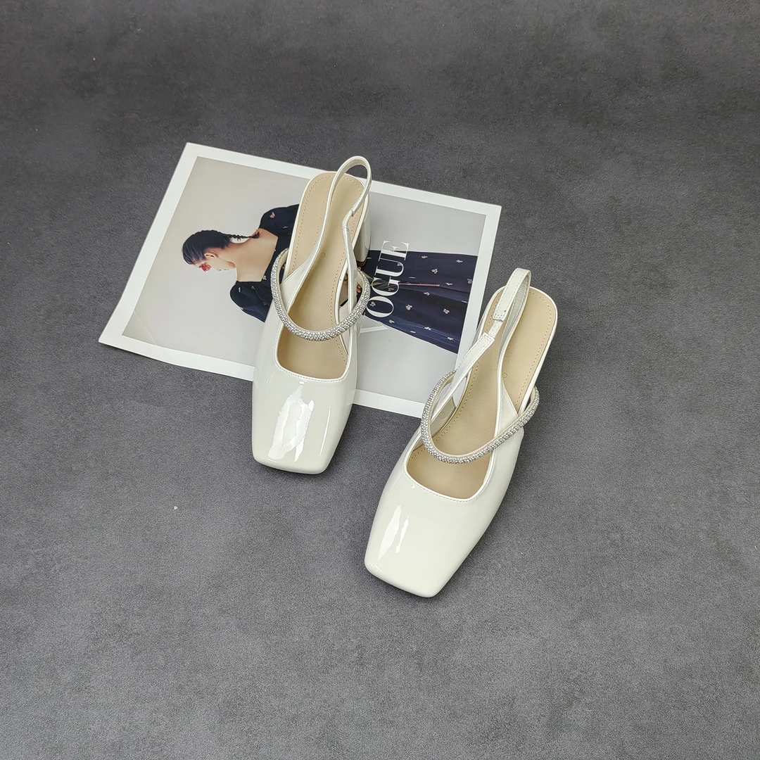 火爆新款法式方头粗跟一字带珍珠后空女包头凉鞋时尚百搭3621-225