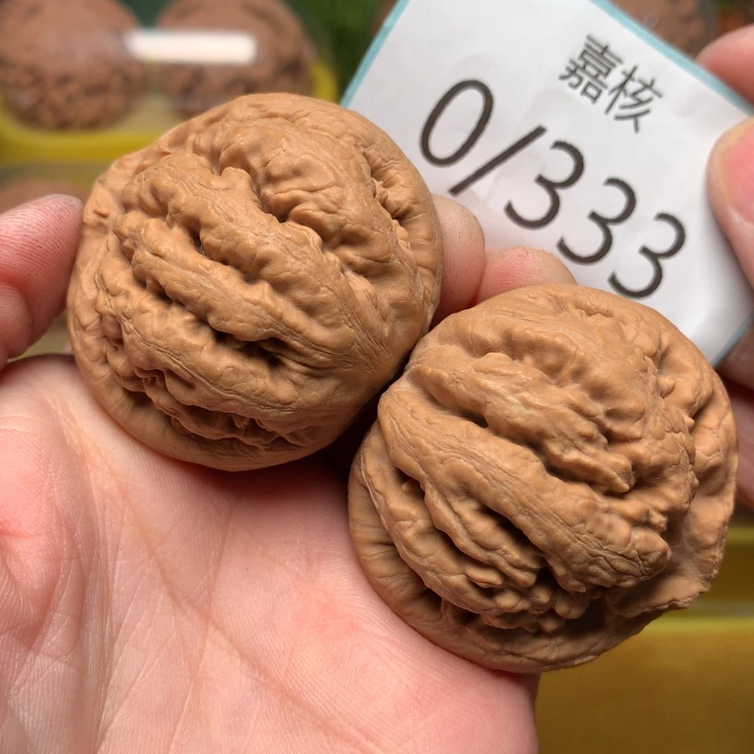 文玩核桃把件毕业肉球霸王龙43