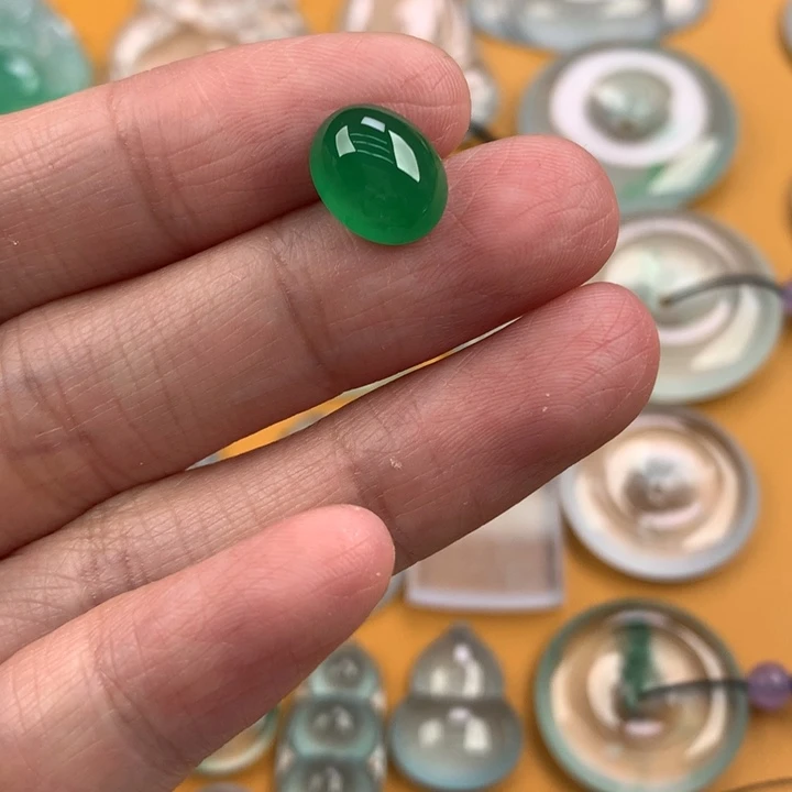 颈饰未镶嵌翡翠….