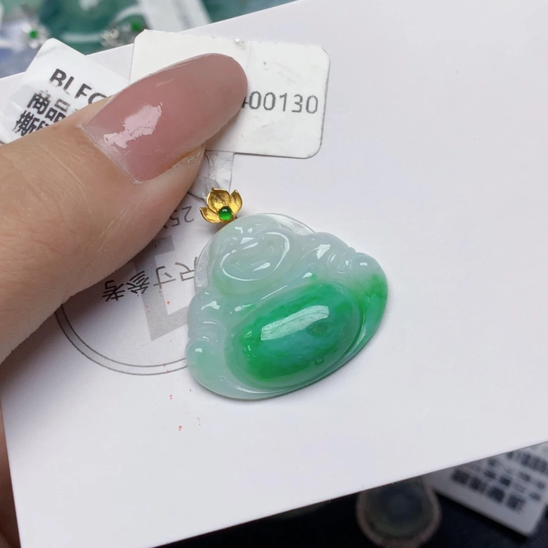 颈饰18K金镶嵌翡翠
