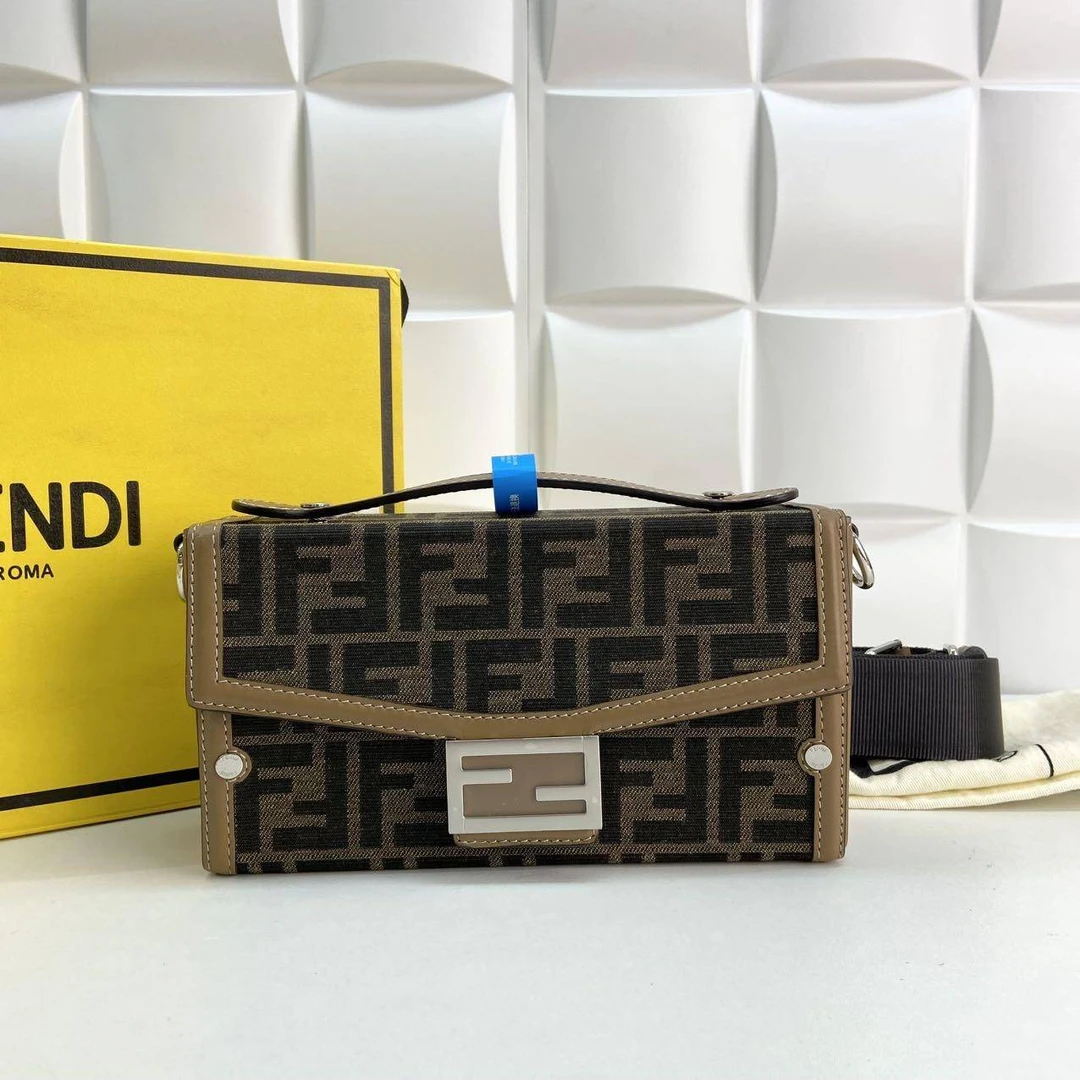 胖虎安安/芬迪/95新/公价0/箱包/斜挎包/312506110162