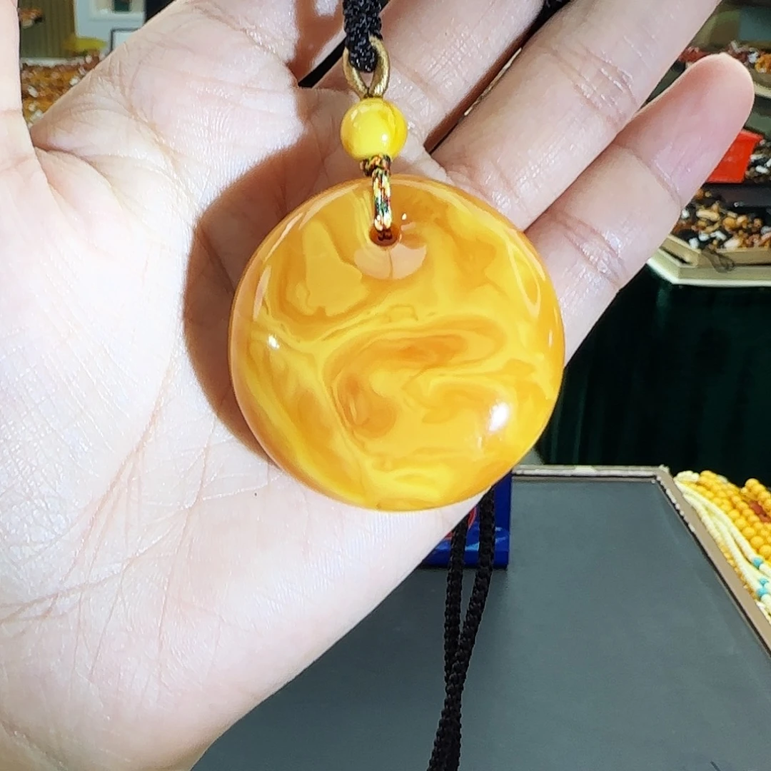 琥珀未镶嵌颈饰吊坠