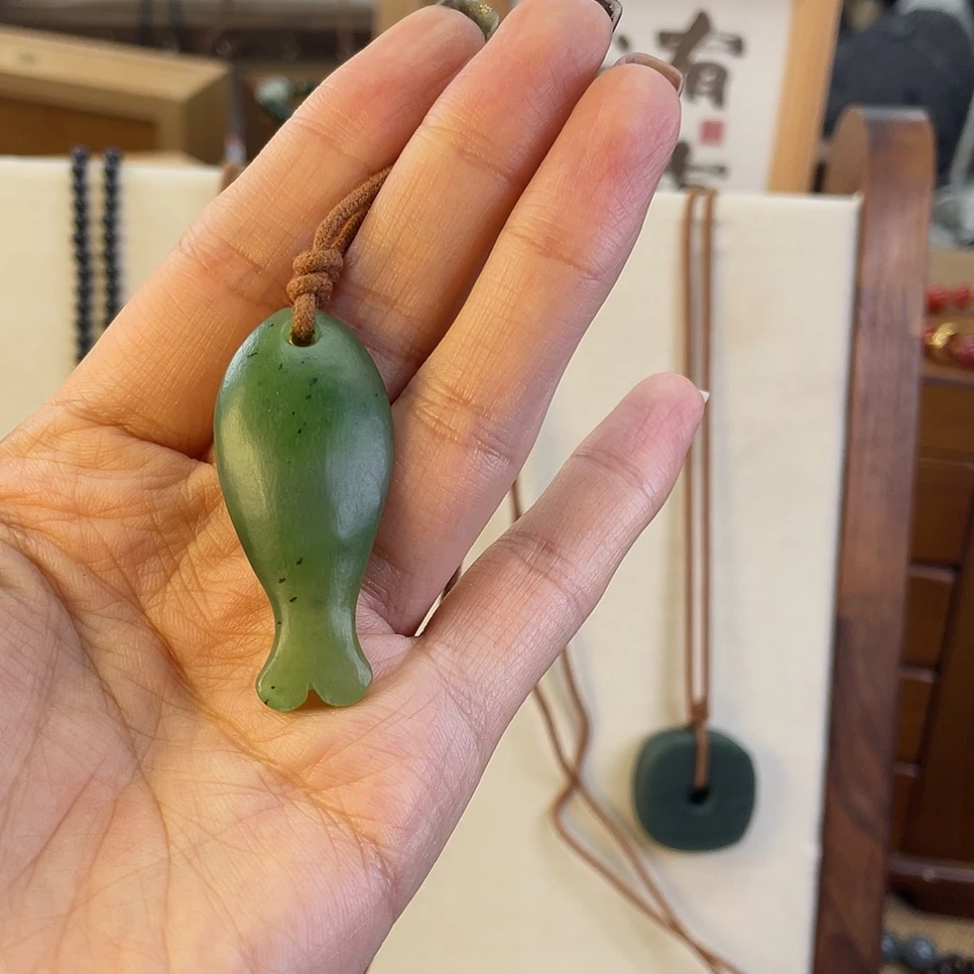【闪购商品】和田玉未镶嵌颈饰N****?