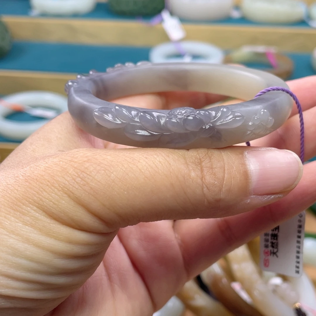 迟***儿和田玉手镯未镶嵌