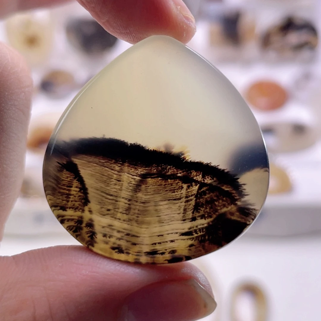 玛瑙/玉髓颈饰未镶嵌