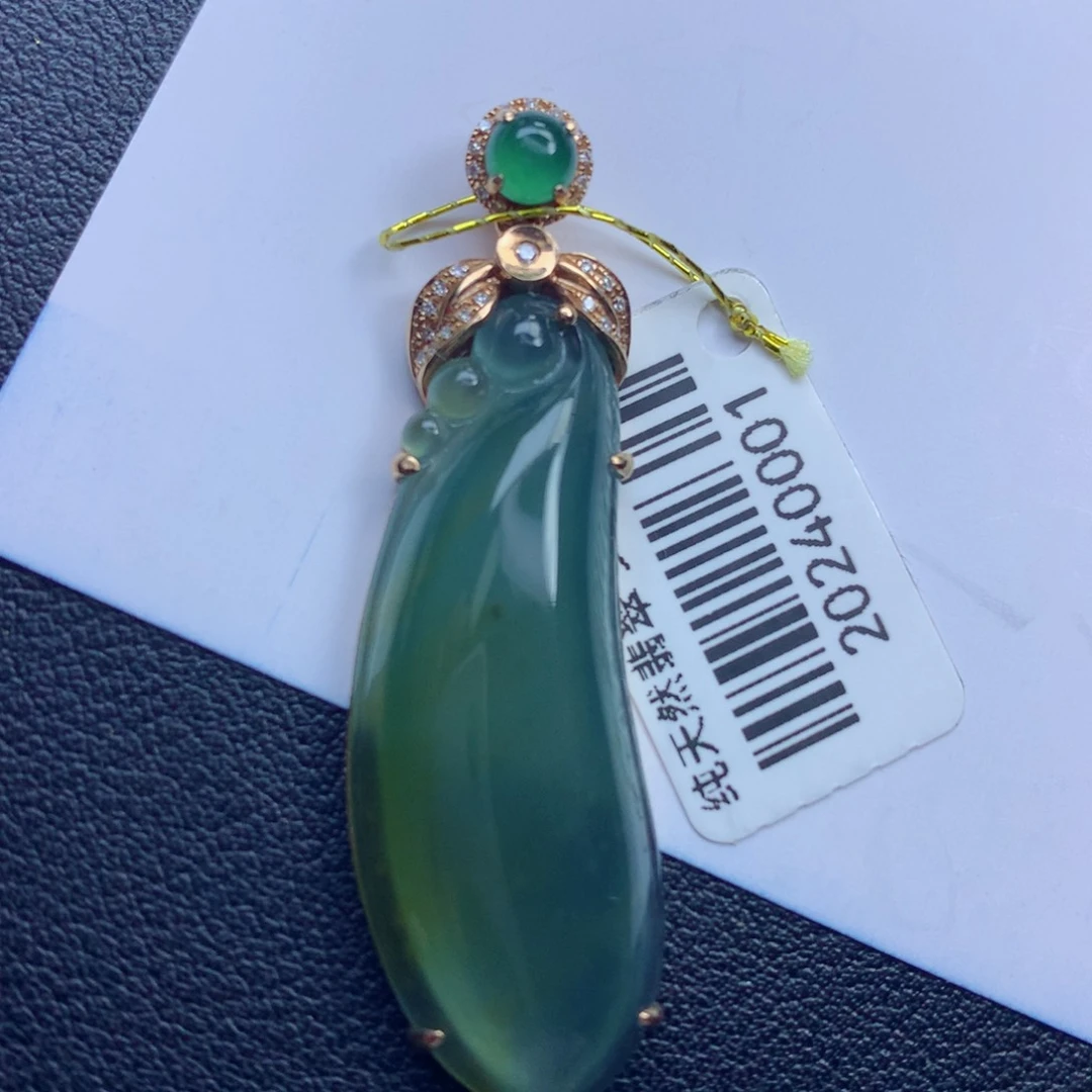 翡翠颈饰未镶嵌福瓜