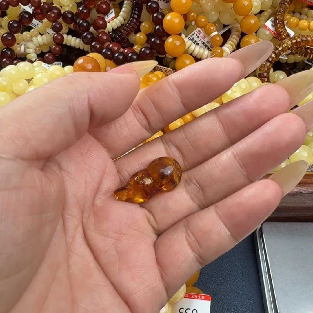 琥珀未镶嵌珠宝奇石