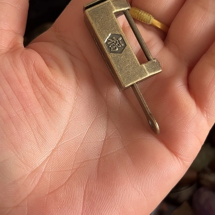 虎***牙瓷片你要的不是这样对他好不说清楚