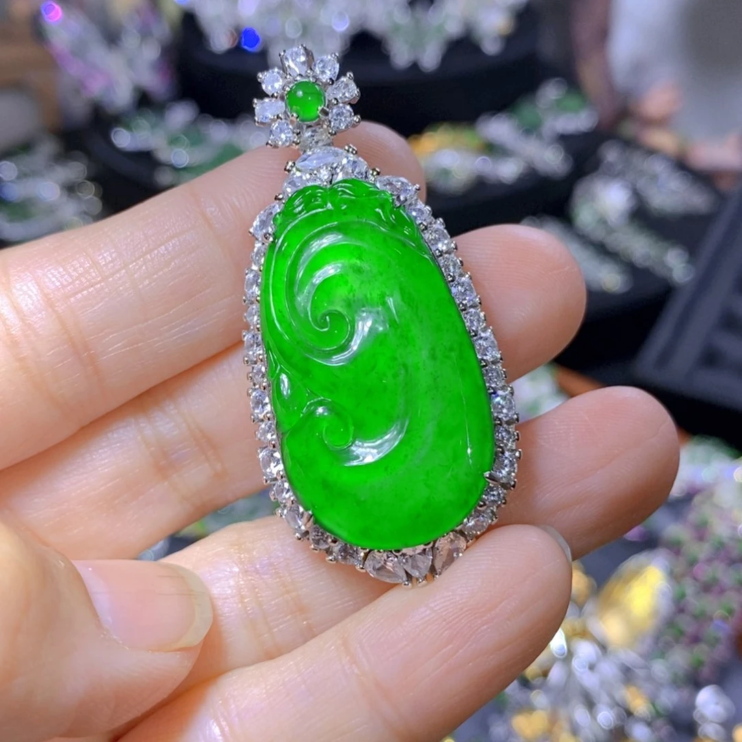 翡翠颈饰银S925镶嵌天然翡翠