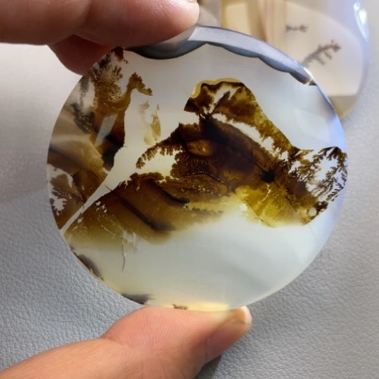 玛瑙/玉髓颈饰未镶嵌萧****藏