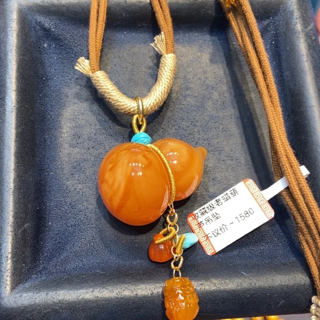 琥珀未镶嵌颈饰蜜蜡