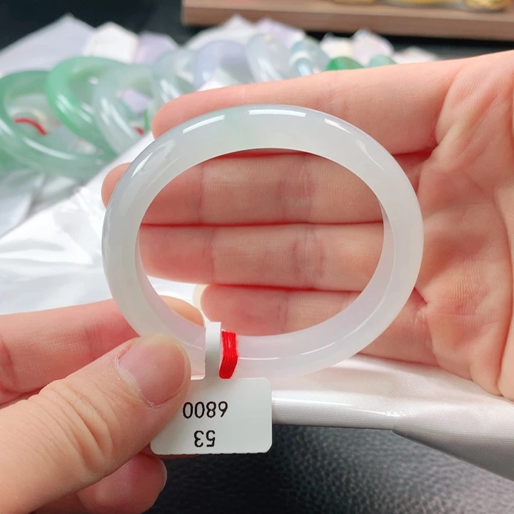 翡翠手镯未镶嵌李**儿