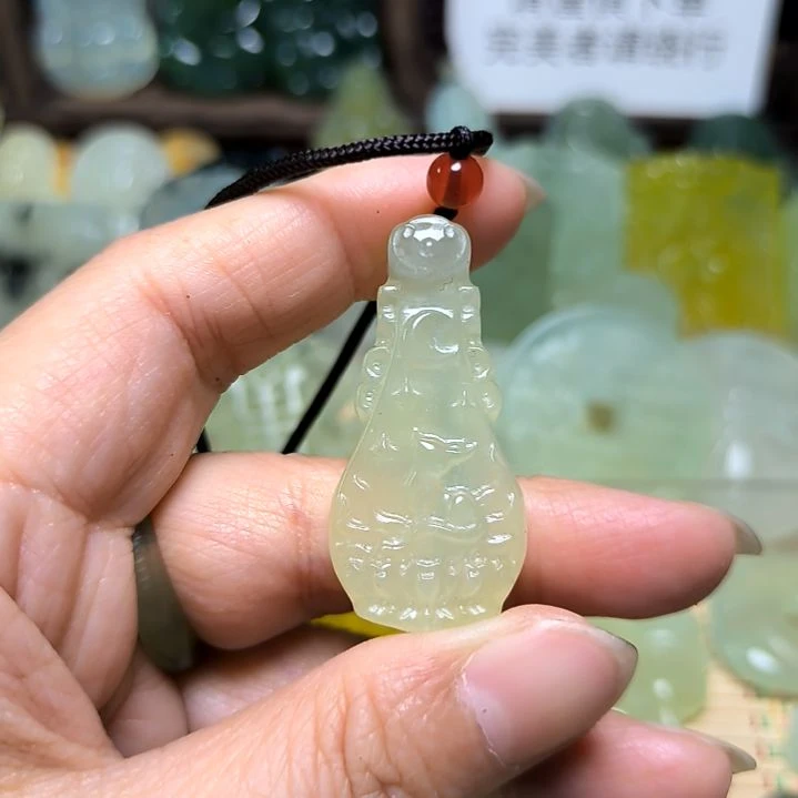 蛇纹石玉颈饰未镶嵌用****2