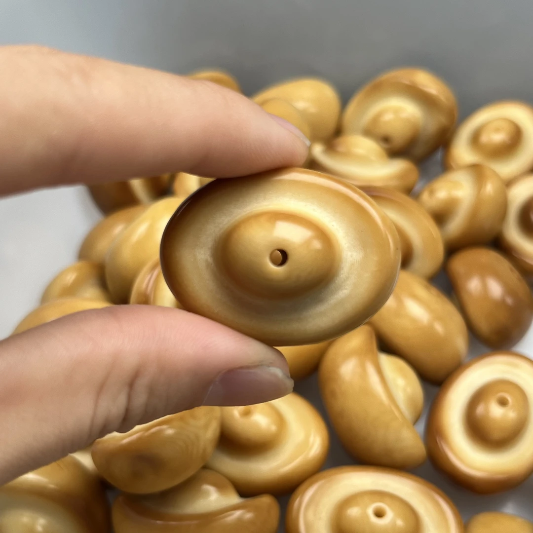 象牙果炭烤竖孔元宝30mm以上【1颗】D3117-090