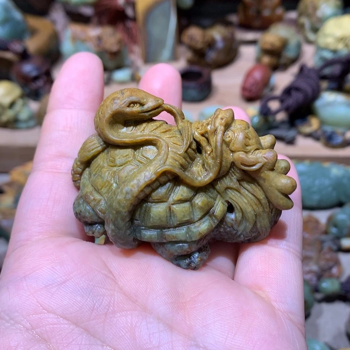 未镶嵌岫岩河磨玉（透闪石质玉）把件