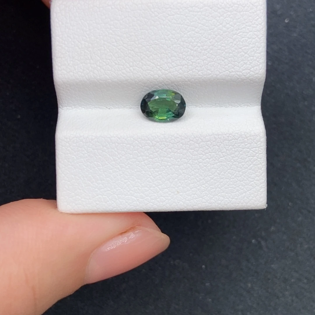 蓝宝石裸石未镶嵌0.95 ct