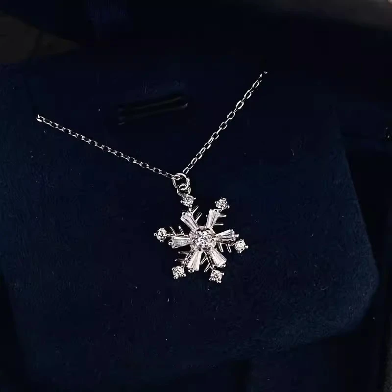铜合金合成锆石项链 可旋转满钻雪花项链高级感轻奢小众毛衣链女