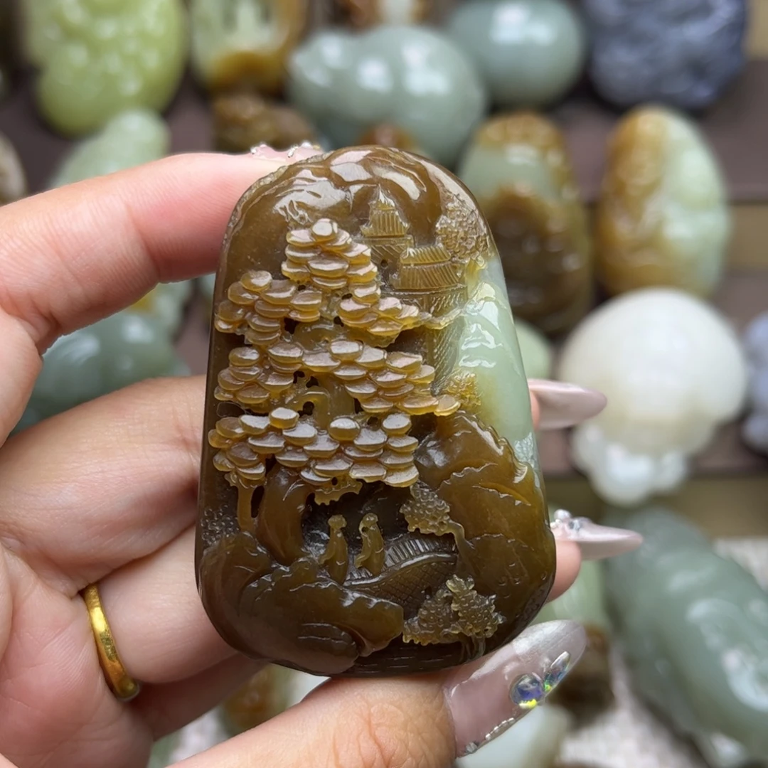 和田玉未镶嵌把件