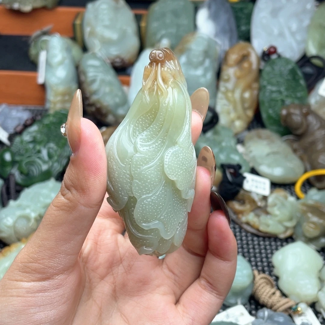 用***7和田玉未镶嵌挂件