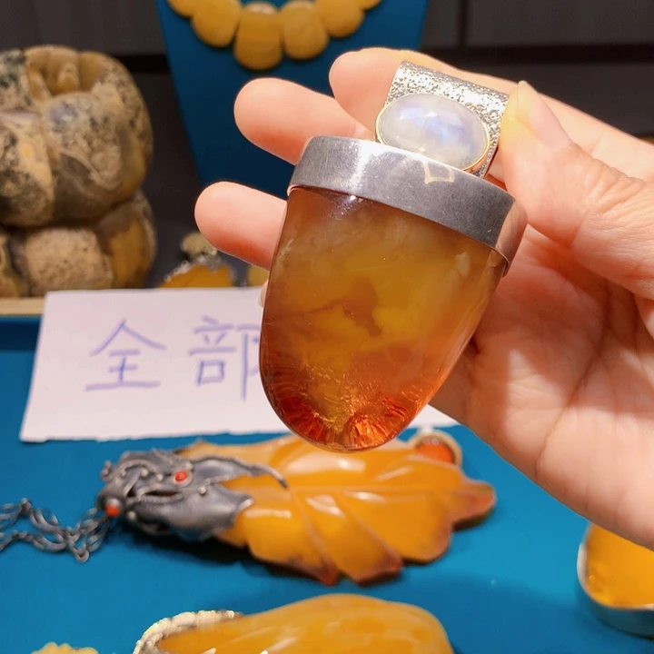 琥珀颈饰未镶嵌波兰设计款琥珀蜜蜡