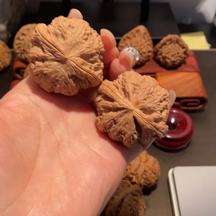 桃核吊坠波****）47尺寸粗筋