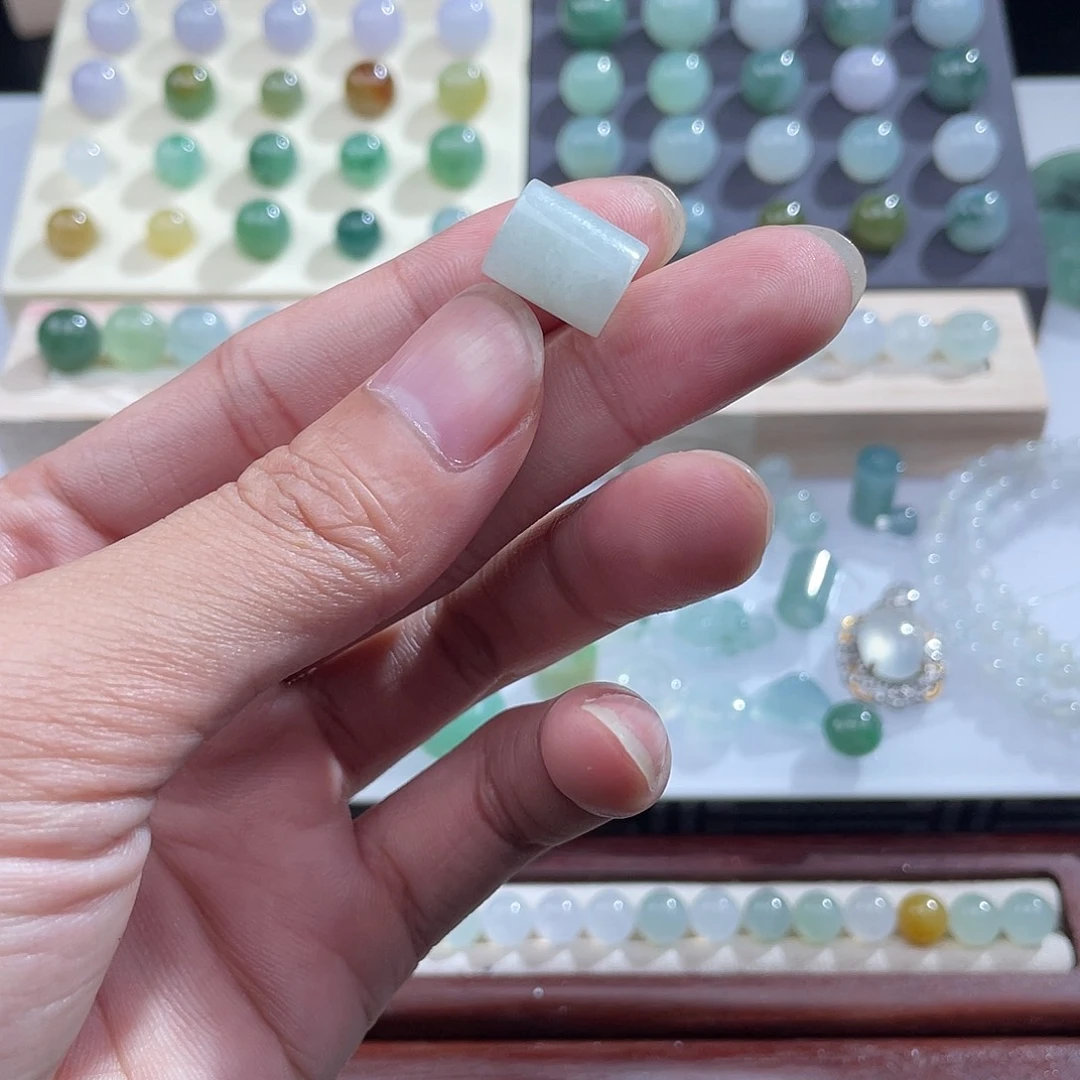 散珠翡翠卡13x10.2 桶珠
