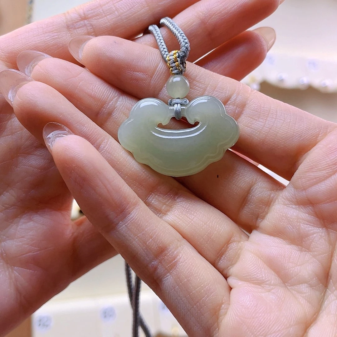 和田玉吊坠(赠链)未镶嵌王****脸